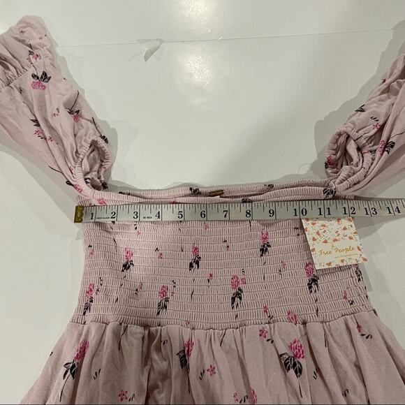 Free People Lana Off‎ The Shoulder Floral Top in Cloud Berry Combo Size S - Picture 10 of 11